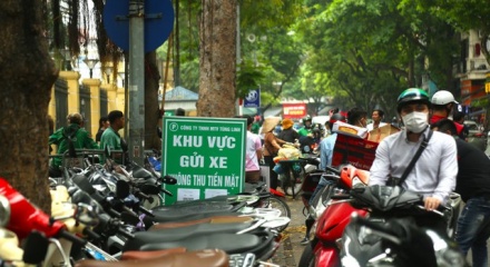 Hà Nội: 100% bãi đỗ ô tô thu phí không dừng từ 1/7/2026