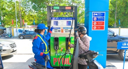 Bộ Công Thương đề xuất cơ chế giá mới và kiểm soát chất lượng xăng E10