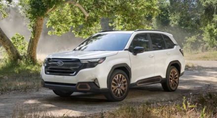 Subaru Forester 2.5L phân phối tại Việt Nam không thuộc diện triệu hồi cửa sổ trời