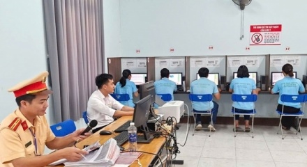 Bộ Công an đề xuất tăng số câu hỏi lý thuyết, kéo dài quãng đường sát hạch GPLX