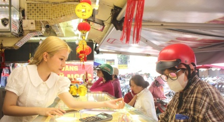 Giá vàng ngày 11/6: Vàng SJC lao dốc không phanh, chạm đáy 8 tháng