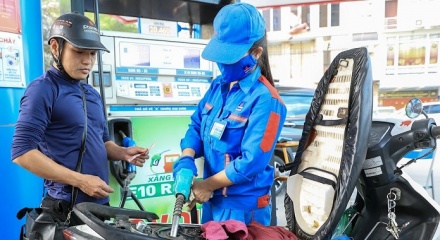 Giá xăng dầu đồng loạt giảm từ 15h chiều nay