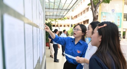Sáng nay, hơn 1,2 triệu thí sinh bước vào kỳ thi tốt nghiệp THPT 2026