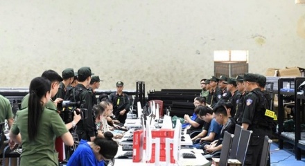 Công an Phú Thọ triệt phá đường dây lừa đảo xuyên quốc gia, thu giữ hàng trăm thiết bị điện tử