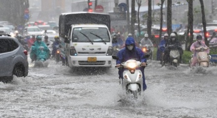 Dự báo thời tiết ngày 29/6: Bắc Bộ có mưa to, Trung Bộ duy trì nắng nóng