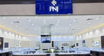Cổ phiếu PNJ bị bán tháo sau vụ kim cương lậu liên quan công ty thành viên