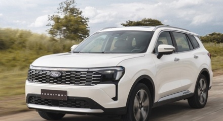 Ford Việt Nam hỗ trợ lãi suất 0% cho khách hàng mua Transit và Territory trong tháng 7