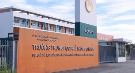 Vụ 'mưa điểm 10' ở Tuyên Quang: Tranh cãi quanh đề xuất cho hơn 300 học sinh thi lại