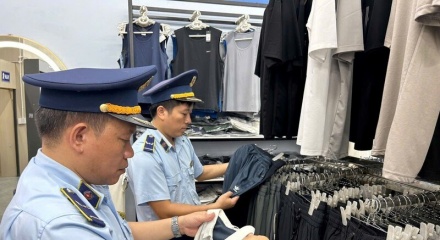 Tuyên Quang: Xử lý hàng trăm vụ buôn bán hàng giả, hàng nhái trong 6 tháng đầu năm