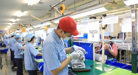 Nghị quyết 10-NQ/TW: 'Đòn bẩy' để doanh nghiệp Việt tham gia sâu vào chuỗi giá trị toàn cầu