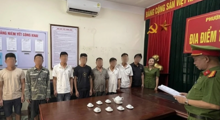Thái Nguyên khởi tố 8 bị can khai thác vàng trái phép 