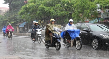 Dự báo thời tiết ngày 20/7: Bắc Bộ có mưa rải rác, Trung Bộ nắng nóng