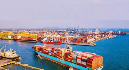 Xuất nhập khẩu Việt Nam tăng trưởng ấn tượng, vượt mốc 600 tỷ USD