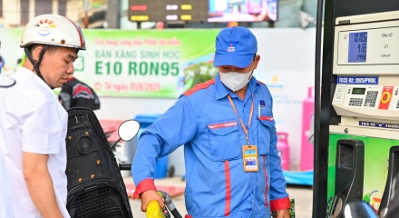 Giá xăng dầu tăng mạnh từ 15h chiều nay 23/7