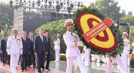 Lãnh đạo Đảng, Nhà nước dâng hương tưởng niệm các Anh hùng liệt sĩ dịp 27/7