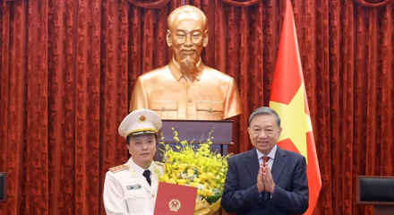 Thứ trưởng Bộ Công an Đặng Hồng Đức được thăng quân hàm Thượng tướng