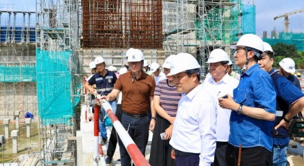 Chủ tịch UBND thành phố Hà Nội yêu cầu đẩy nhanh tiến độ dự án Nhà hát Ngọc Trai và đường Đặng Thai Mai