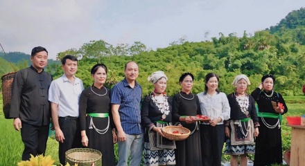 Tuyên Quang: Lãnh đạo xã 'lên sóng' livestream, cú hích cho nông sản vùng cao