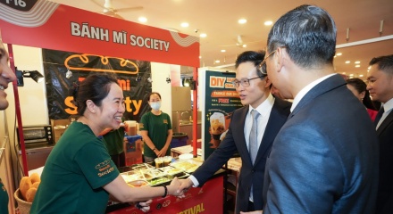 Yêu ẩm thực Việt bằng “cái đầu lạnh” và công thức vươn ra toàn cầu của Banh Mi Society