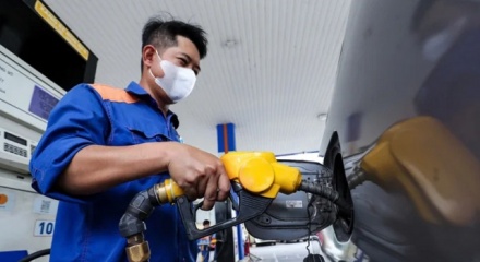 Giá xăng dầu tăng trở lại từ 15h chiều nay