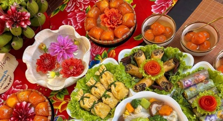 Mâm cỗ chay lên ngôi, dịch vụ online bùng nổ dịp lễ Vu Lan
