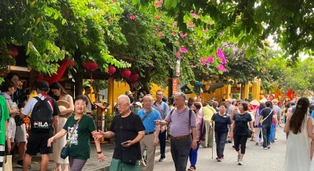Du lịch Việt Nam đón gần 16 triệu lượt khách quốc tế trong 8 tháng