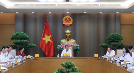 Không để cơ sở y tế thiếu trang thiết bị, người dân thiếu thuốc vì vướng cơ chế