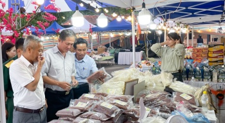 Đà Nẵng đưa hàng Việt và sản phẩm OCOP về miền núi xã Tây Giang
