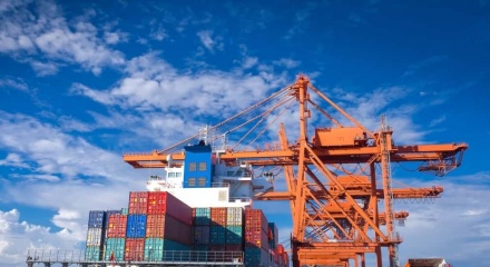 Tăng tốc xuất khẩu, kỳ vọng kéo nhập siêu năm 2026 xuống dưới 10 tỷ USD