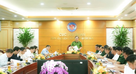 Buôn lậu chuyển sang chia nhỏ hàng, gia tăng trên không gian mạng