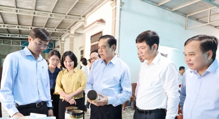 Hỗ trợ làng nghề xây dựng thương hiệu, mở rộng thị trường tiêu thụ