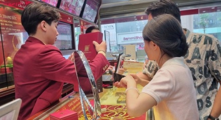 Giá vàng hôm nay 16/10: Thế giới hồi phục, trong nước đi ngang