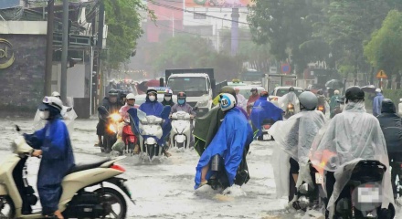 Dự báo thời tiết hôm nay ngày 18/10: Bắc Bộ nắng ráo, Trung Bộ và Nam Bộ có nơi mưa to