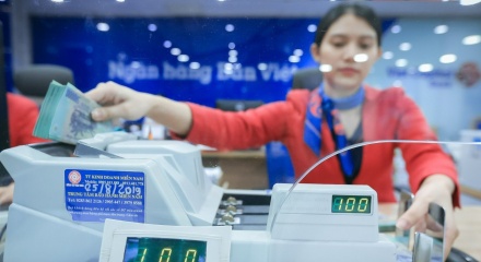 Hàng loạt ngân hàng hạ lãi suất tiết kiệm 0,5 - 0,7%