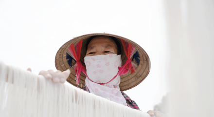 Từ nguy cơ mai một, làng nghề truyền thống mì gạo Hùng Lô tìm đường ra thị trường quốc tế