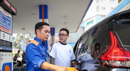 Giá xăng giảm sâu tới 1.800 đồng/lít từ 15h chiều nay 22/10