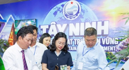 Khai mạc hội chợ triển lãm sản phẩm công nghiệp nông thôn tiêu biểu khu vực phía Nam 2026