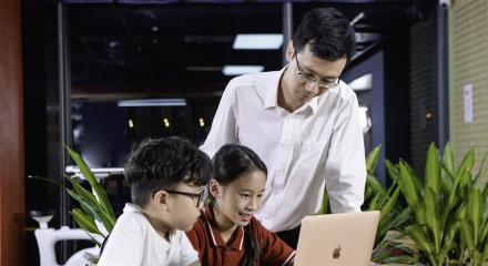 Phòng ngừa và xử lý nguy cơ xâm hại, lừa đảo trẻ em từ công nghệ số