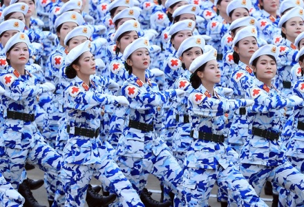 Khối nữ Sĩ quan Qu&acirc;n y- Ảnh: VGP/Nhật Bắc