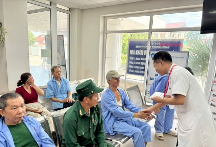 Bộ Y tế bảo vệ quyền lợi người bệnh BHYT: Không khám dịch vụ, không phải trả thêm tiền