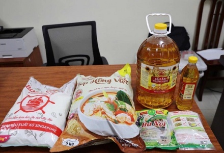 Triệt phá xưởng sản xuất bột canh, mì chính, dầu ăn giả tại Phú Thọ 
