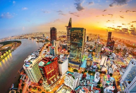 Việt Nam từ nền kinh tế lạc hậu đến “ngôi sao tăng trưởng” toàn cầu