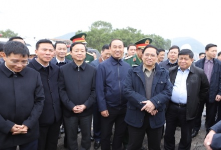 Thủ tướng Phạm Minh Chính thị sát tiến độ thi công cao tốc Bắc - Nam