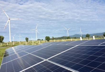 Bộ Công Thương yêu cầu EVN sớm đàm phán xong giá điện tái tạo