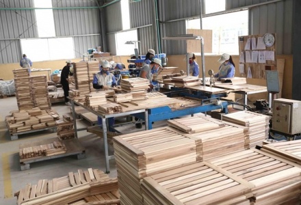 Việt Nam thu về gần 8 tỷ USD từ xuất khẩu gỗ và lâm sản