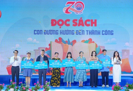 Hải Phòng: Khai mạc Đường sách năm 2025 với chủ đề “Đọc sách - Con đường hướng đến thành công”