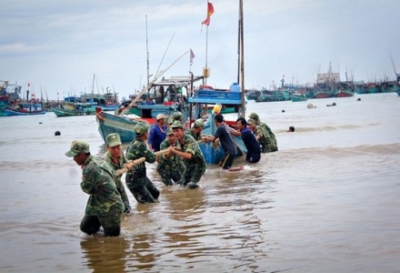 Tập trung ứng phó bão số 13, sẵn sàng ứng trực tại các địa bàn trọng yếu 