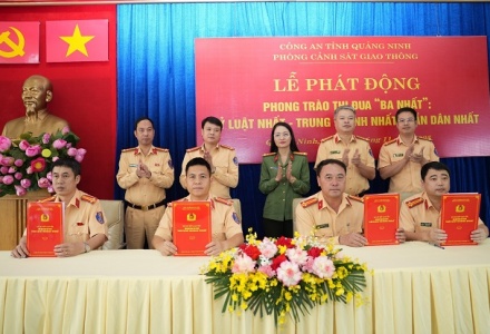 Cảnh sát giao thông Quảng Ninh phát động phong trào thi đua “Ba nhất”