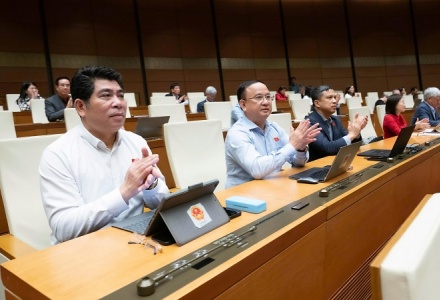 Quốc hội thông qua luật Báo chí (sửa đổi)