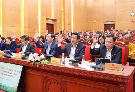 Quảng Ninh thông qua 31 Nghị quyết, phấn đấu GRDP trên 12,5% năm 2026